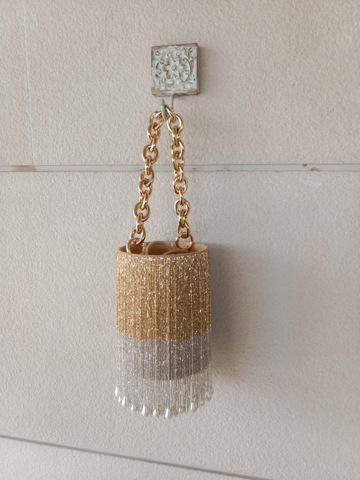 Fringe ombre bucket