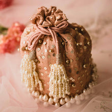 Scatter Bucket Potli